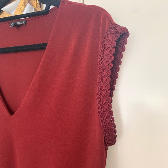 Maroon top - Picture 3 of 3